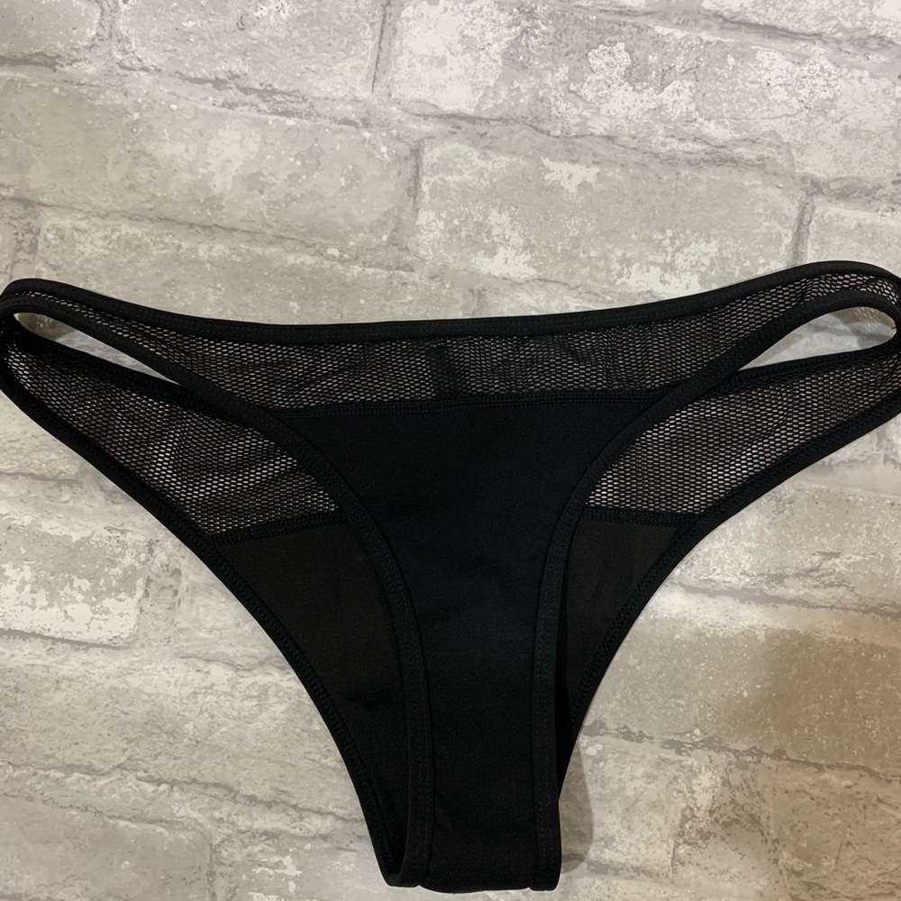 Mesh Kendall + Kylie swim‎ bottom size medium